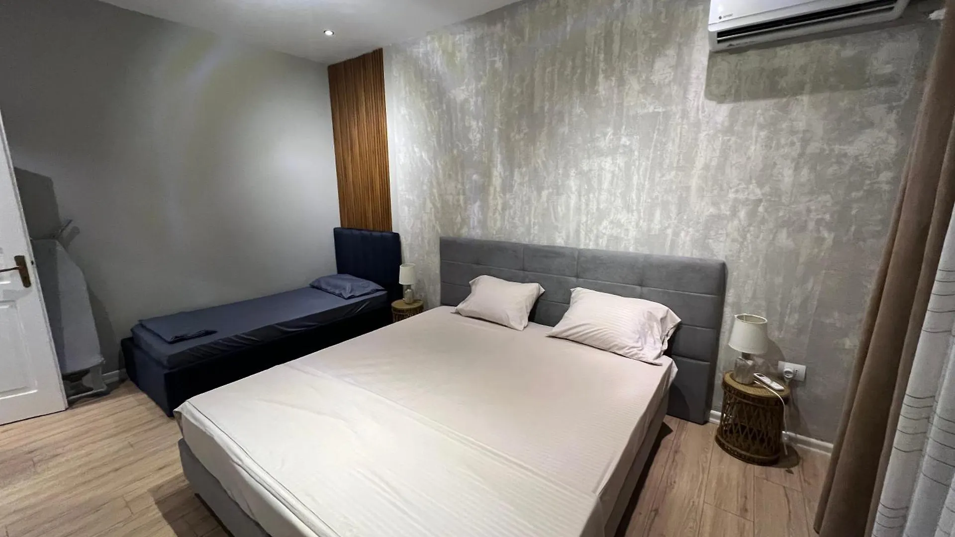 Tirana Blloku Apartment 0*,